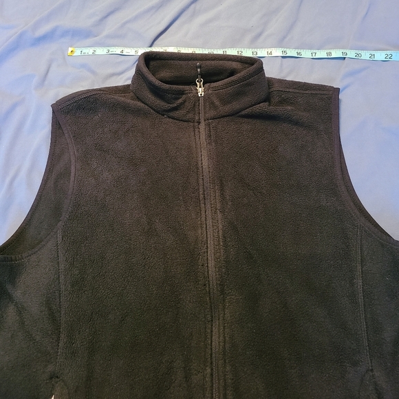 Amazon Essentials Men's Full-Zip Polar Fleece Vest Large NWOT Black zip pockets - Picture 5 of 9